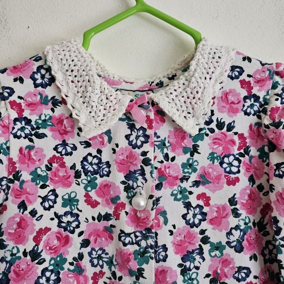 VTG Jet Set Floral Romper Jumper Long Sleeve. Fake pearl button. Lace collar. - Picture 4 of 8